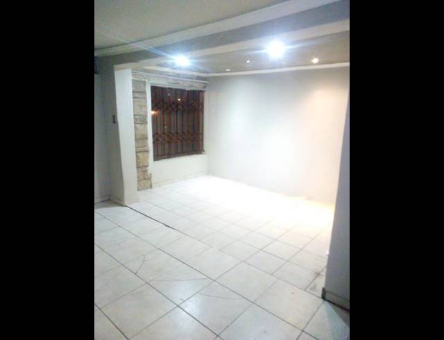 2 BEDROOM PROPERTY TO RENT IN RABIE RIDGE
